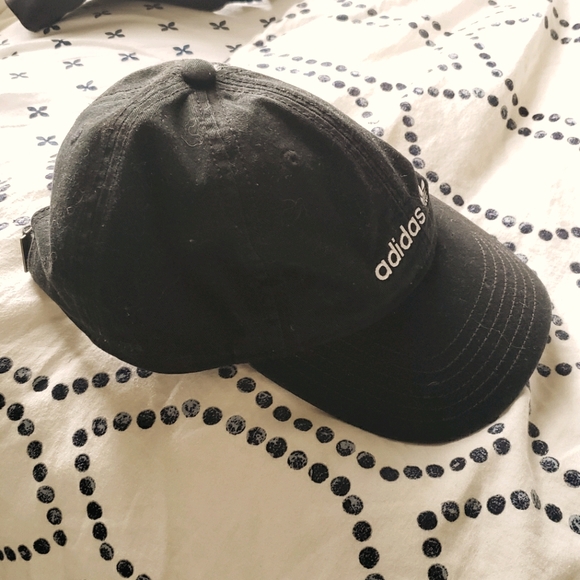 Adidas cap - Picture 3 of 3